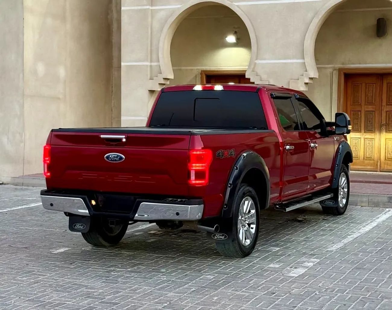 Ford F-150 LARIAT SUPER LUX+SPORTS PK | Canadian Specs فورد فل اوبشن بحالة ممتازة