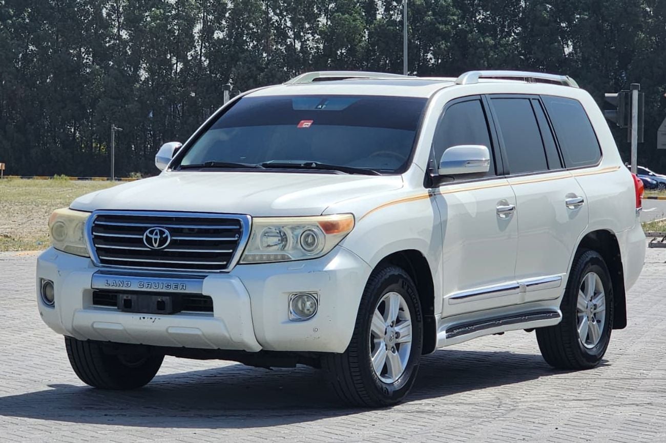 Toyota Land Cruiser GXR V8
