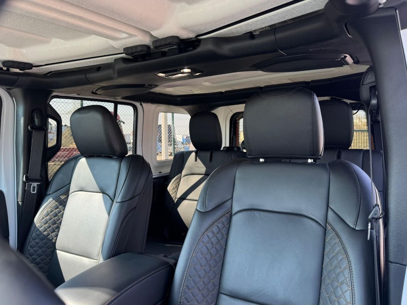جيب رانجلر Wrangler 4XE 2.0L Turbo PHEV 2023 UAE Price @ 143,000 AED