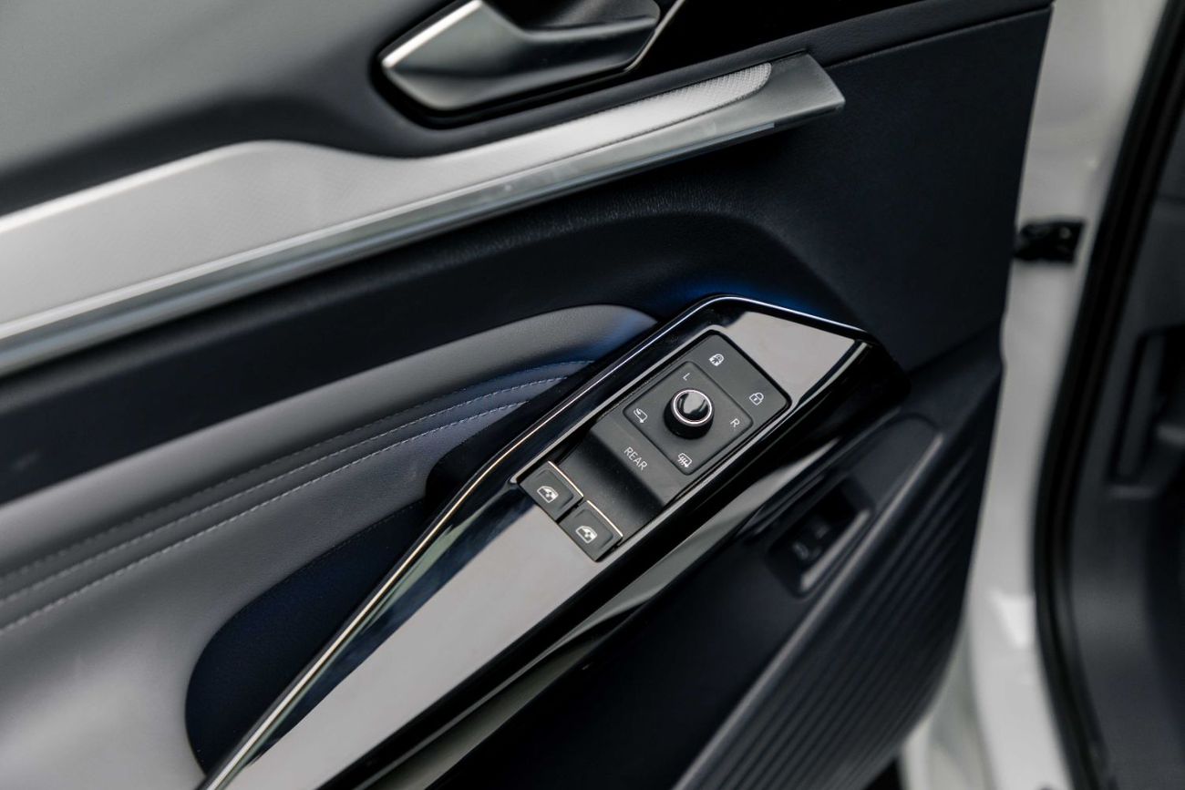 Volkswagen ID.4 Crozz Pro - White Inside Black | Export Only