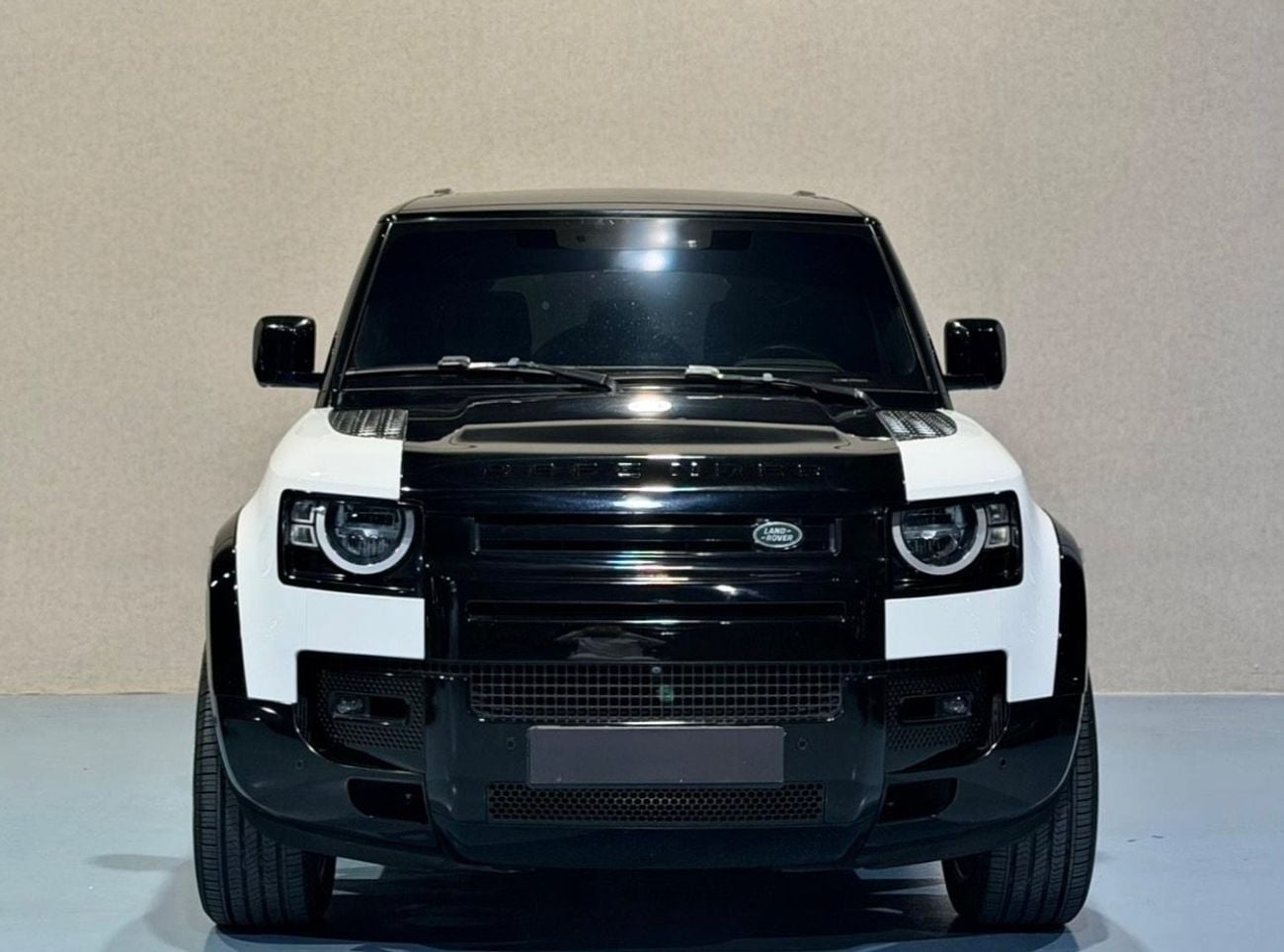 Land Rover Defender 110 S P300