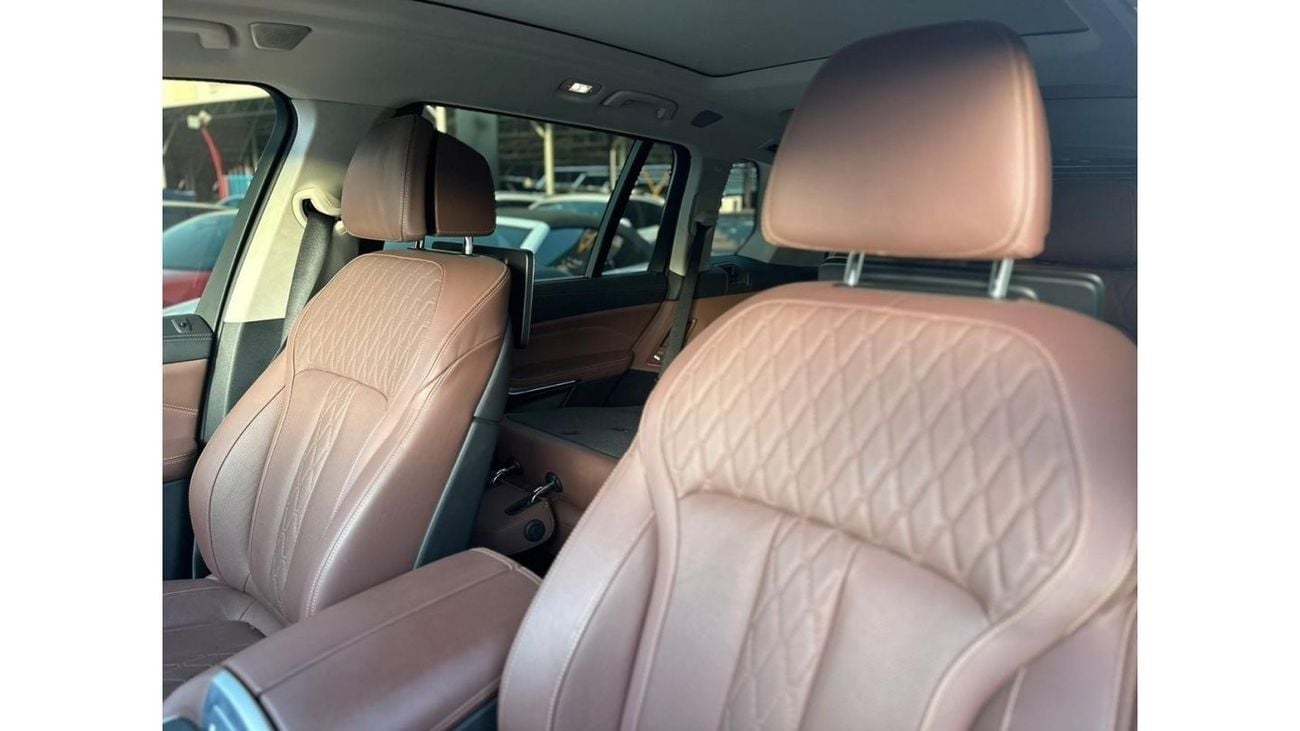 BMW X7 xDrive40i Masterclass UAE 50th Anniversary Edition BMW X7 2022 KOREA SPECS