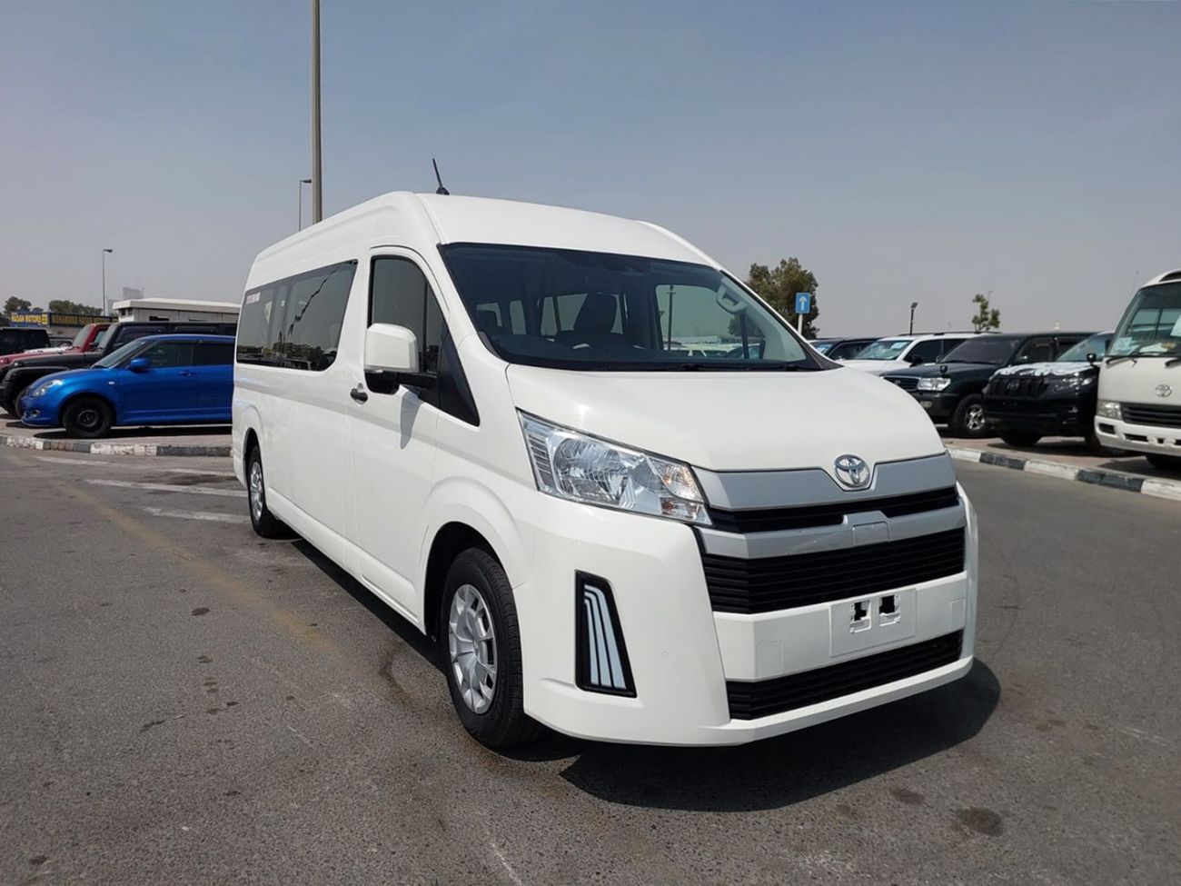تويوتا هاياس (RAMADAN OFFER) TOYOTA HIACE COMMUTER VAN RHD 2019 MODEL 2.8 L DIESEL AUTOMATIC(PM10875)