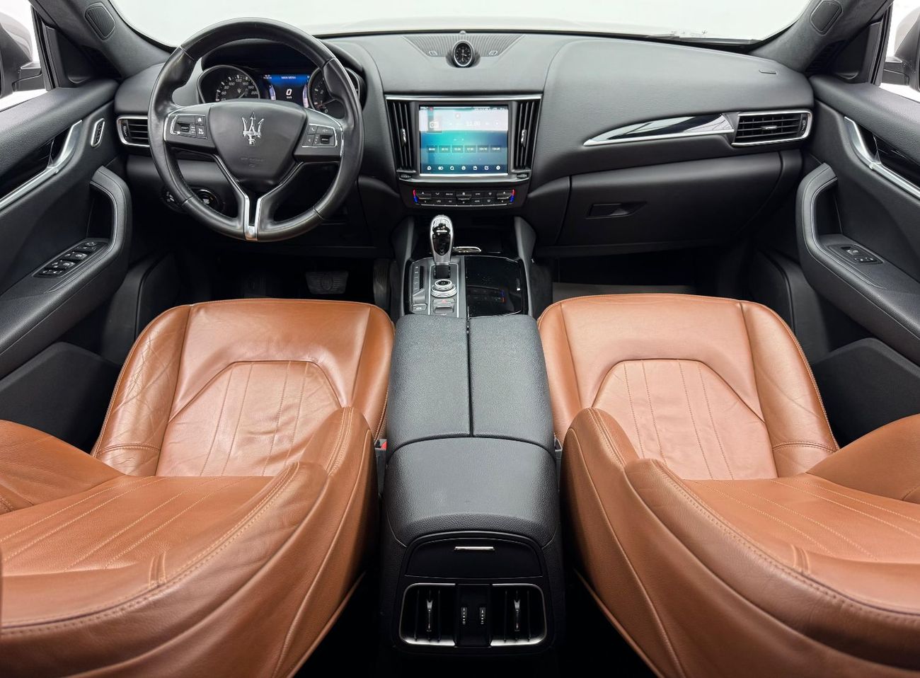 Maserati Levante Std 3.0L (350 HP) 2017 Maserati Levante, Service History, Fully Loaded, Excellent Condition, GCC