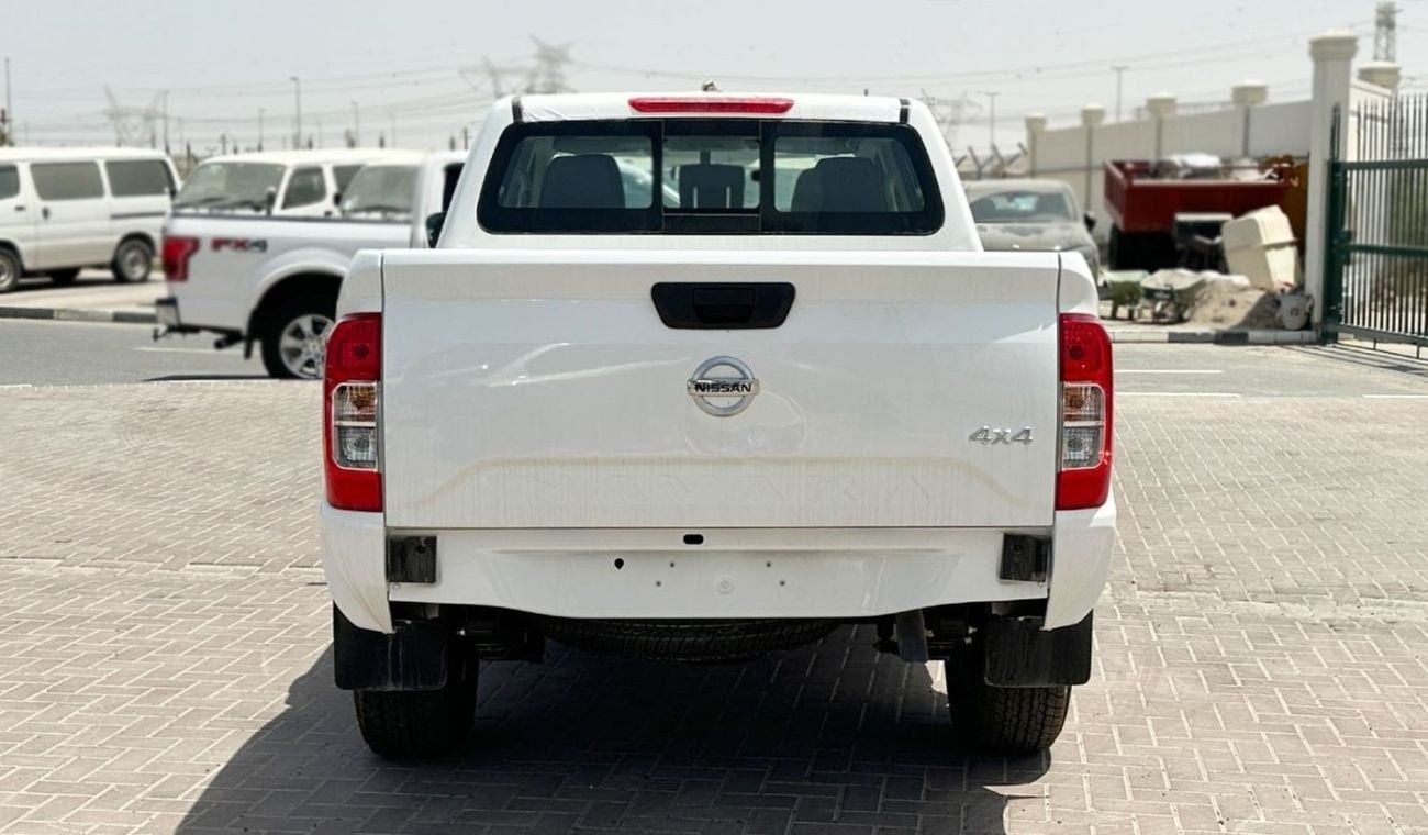 Nissan Navara 2.5D XE D23 4X4 DC PLUS MT