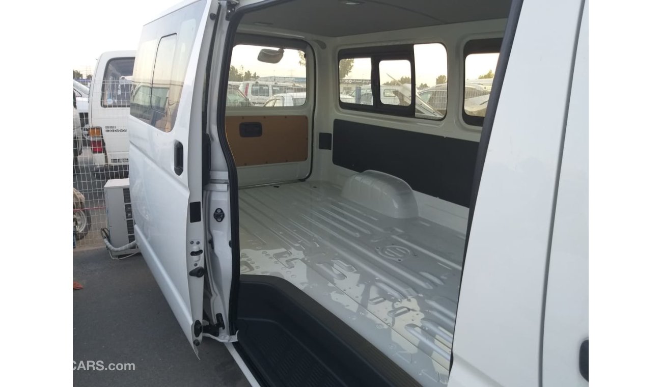 Toyota Hiace Standard Roof