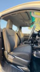 Toyota Hilux HEAVY-DUTY BULL BAR | 2.4L DIESEL ENGINE | MANUAL TRANSMISSION | 4WD