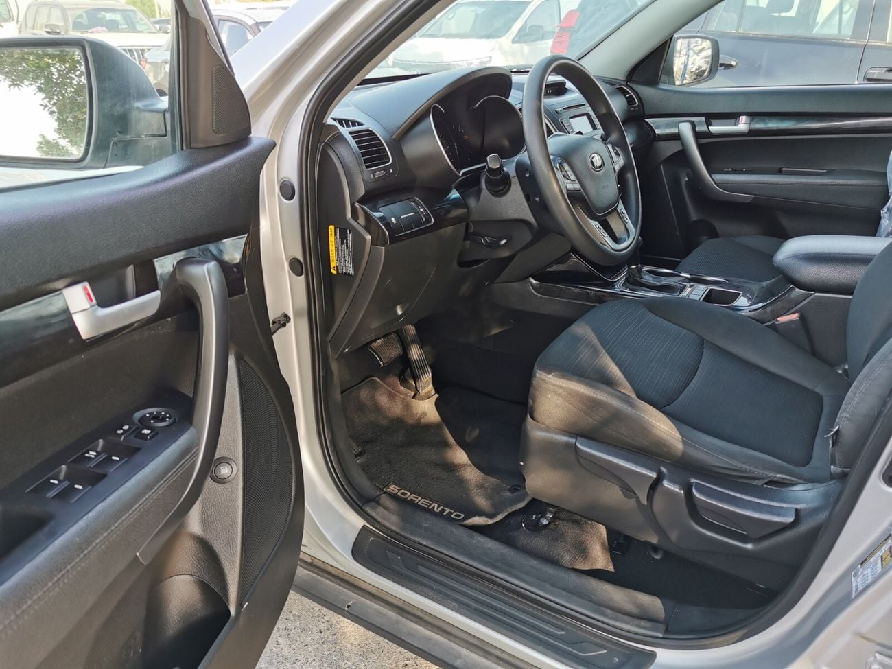 Kia Sorento LX / MID OPT / LOT#82199