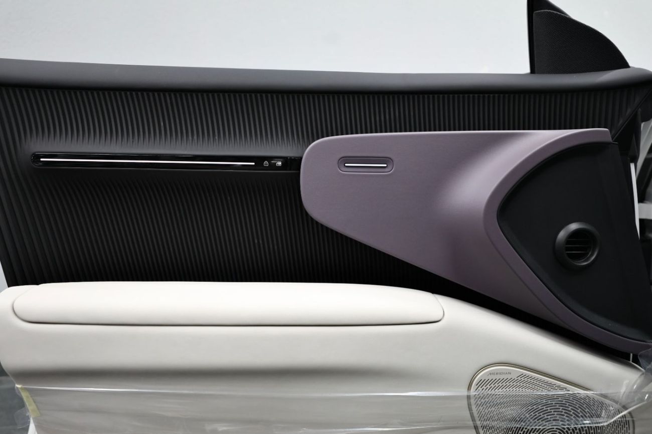 أفاتر 12 Avatr 12 | Brand New | Multiple Colors Available | Hybrid Plug In | AED 3,050 Monthly | 3 Years Warr