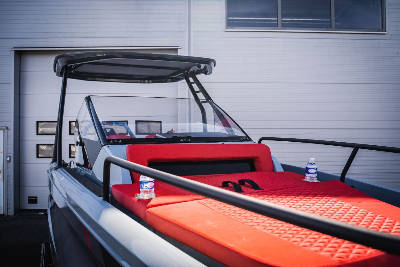 برابوس جي 800 ويدستار - مرسيدس-إيه إم جي جي 63 Boat BRABUS SHADOW 300 CROSS TOP INCL. TRAILER