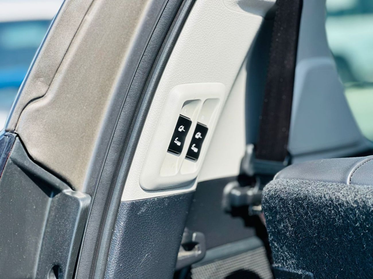 Toyota Prado Toyota Prado 2017 golden colour RHD diesel engine 7 seaters