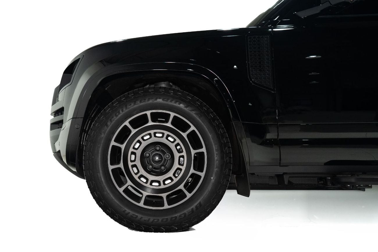 Land Rover Defender 2026 BLACK EDITION DEFENDER OCTA P635 | GCC SPEC UNDER WARRANTY AND SERVICE CONTRACT