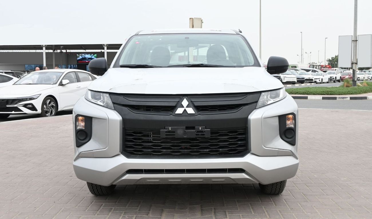 Mitsubishi L200 MITSUBISHI L-200 2.5L DIESEL DCAB 2WD GL 5/MT WHITE (with Touch Screen, Rear View Camera & Bedliner)