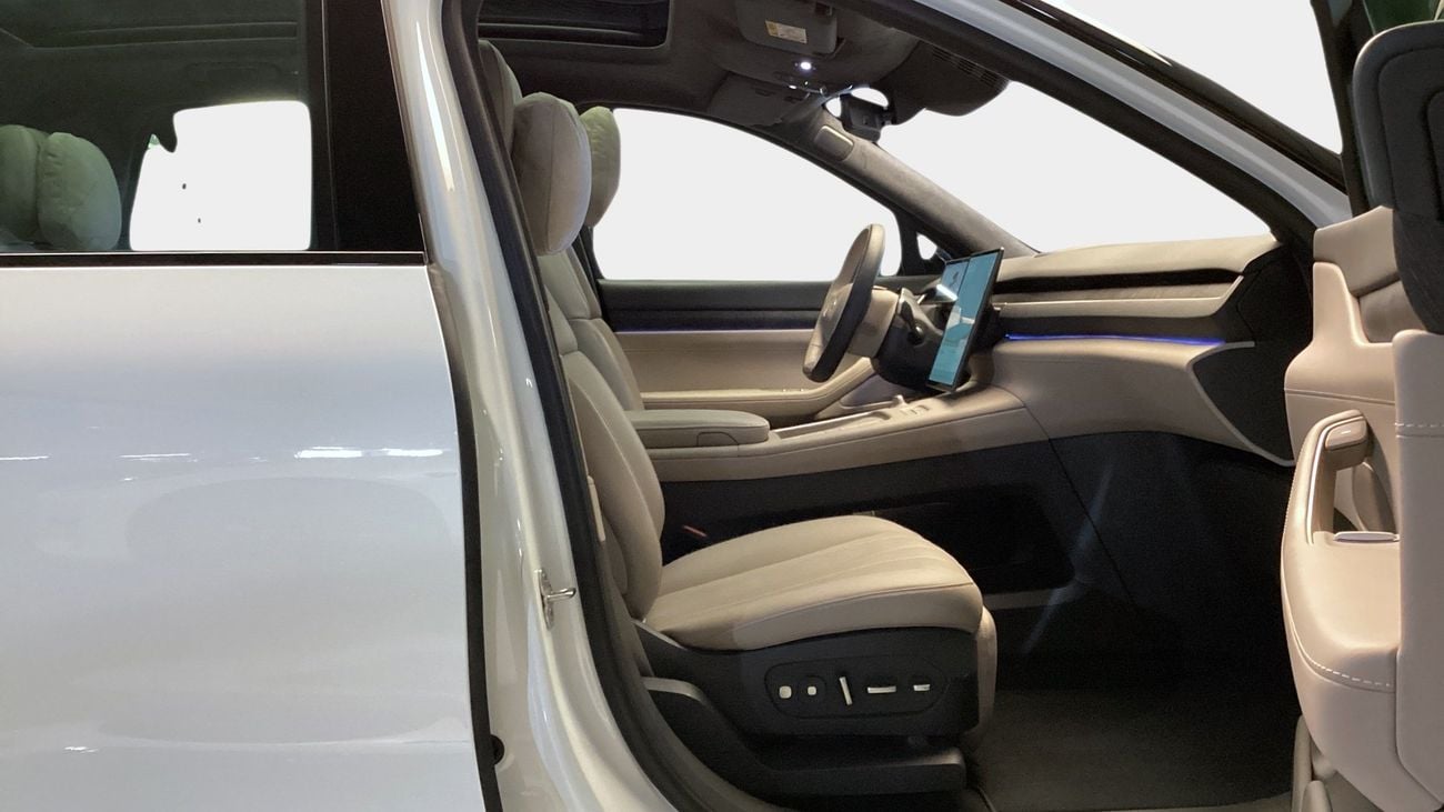 Nio EL8 Long Range | Guaranteed Warranty | 0 Down Payment