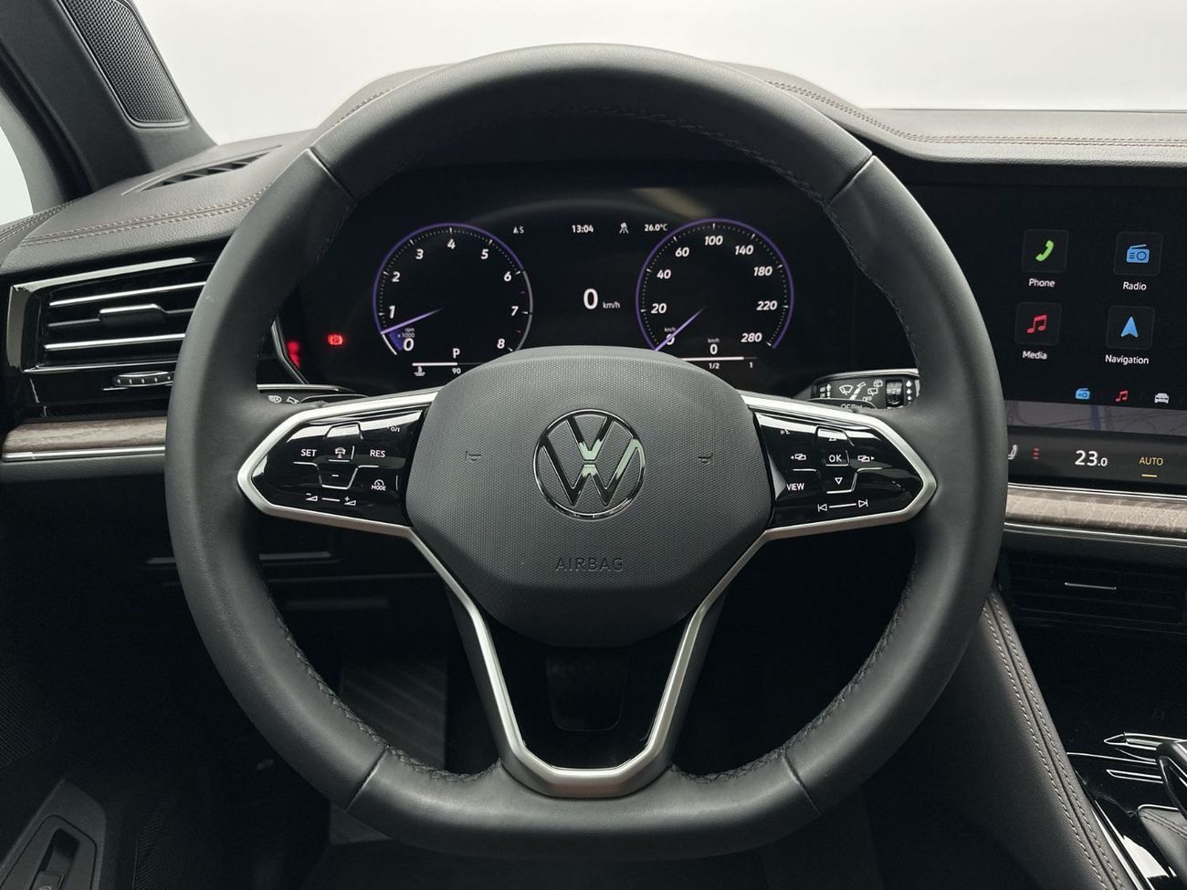 Volkswagen Touareg 3.0T TL (340 HP) Touareg Elegance + Tirano (Ref#21179) / WAS 229,900 AED - NOW 199,900 AED