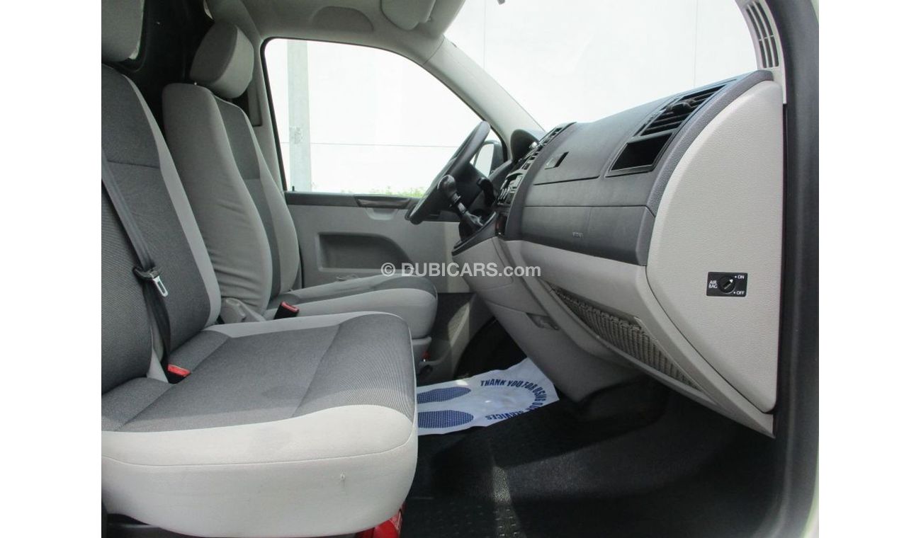 فولكس واجن T5 ترانسبورتر فولكس واجن ترانسبوتر فان بحاله ممتازه 2015 بدون حوادث