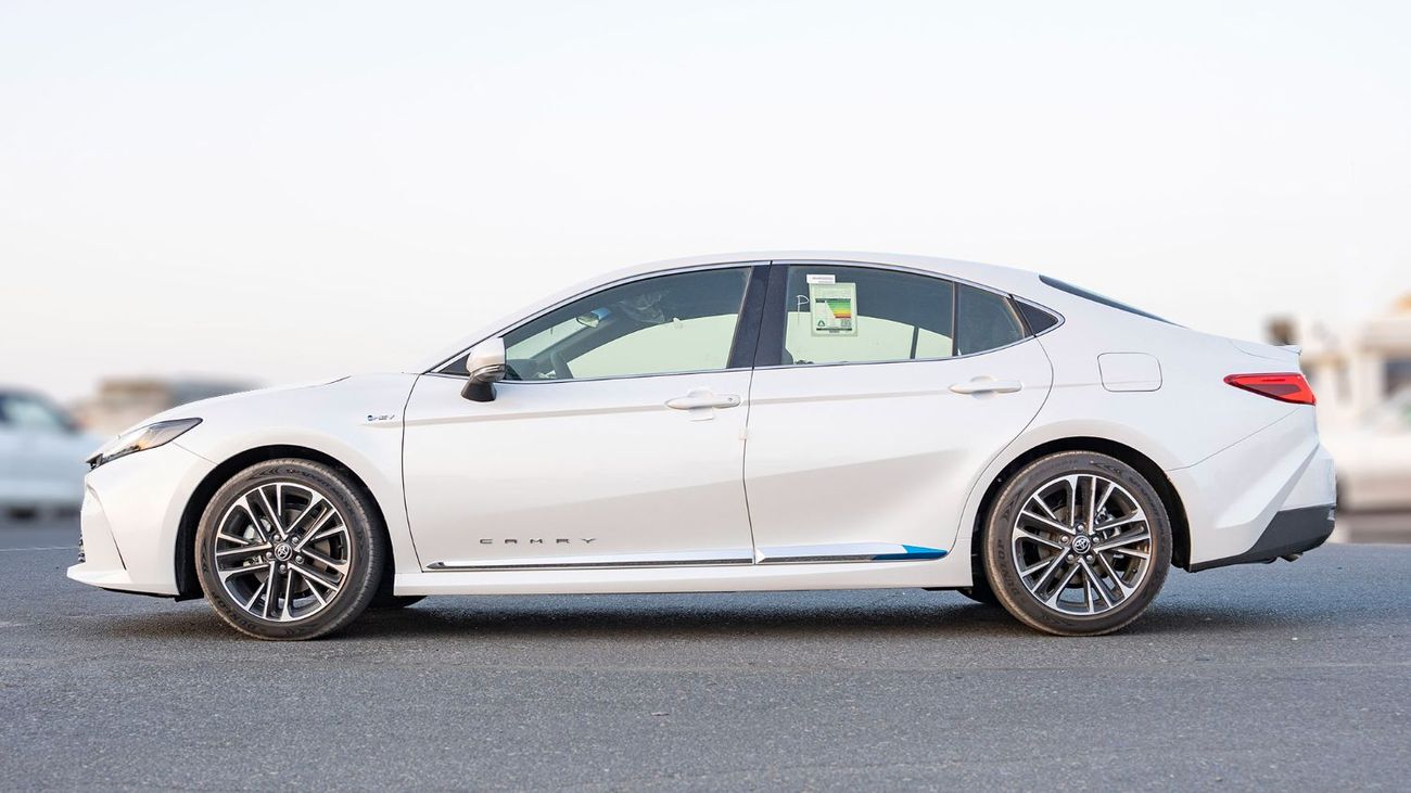تويوتا كامري 2025 Toyota Camry 2.5L LE Hybrid with panorama roof AT