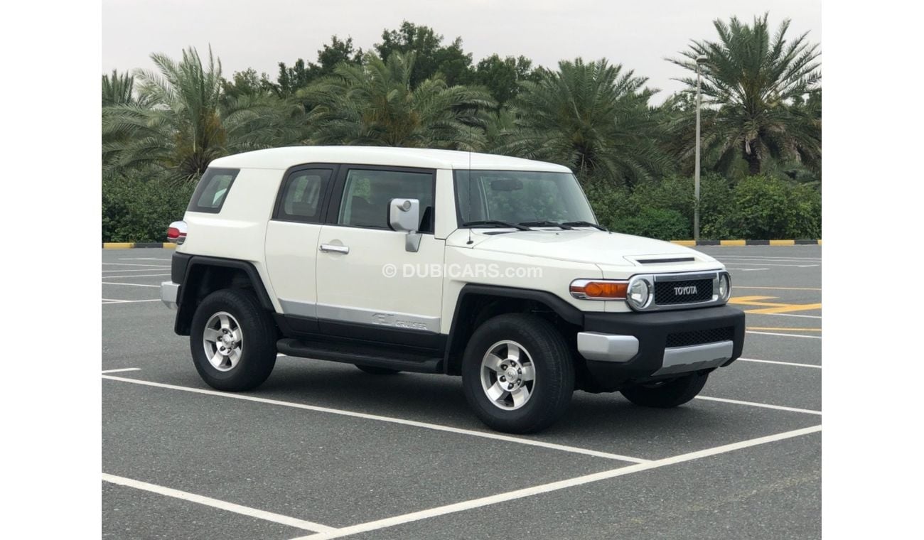 تويوتا إف جي كروزر موديل 2010 خليجي حاله ممتازه جدا من الداخل والخارج فل مواصفات