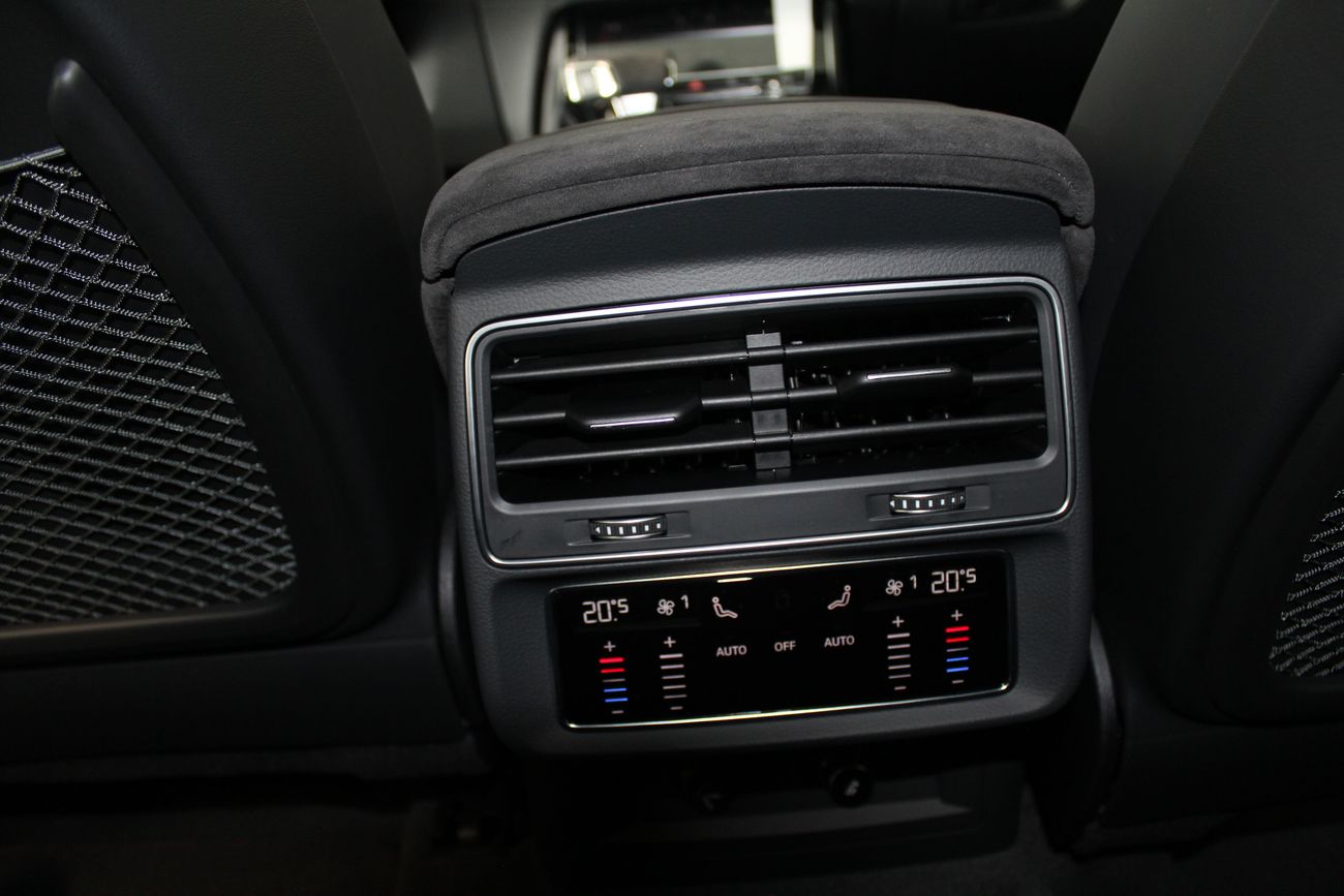 Audi RS Q8 Quattro 600hp Carbon Edition v1