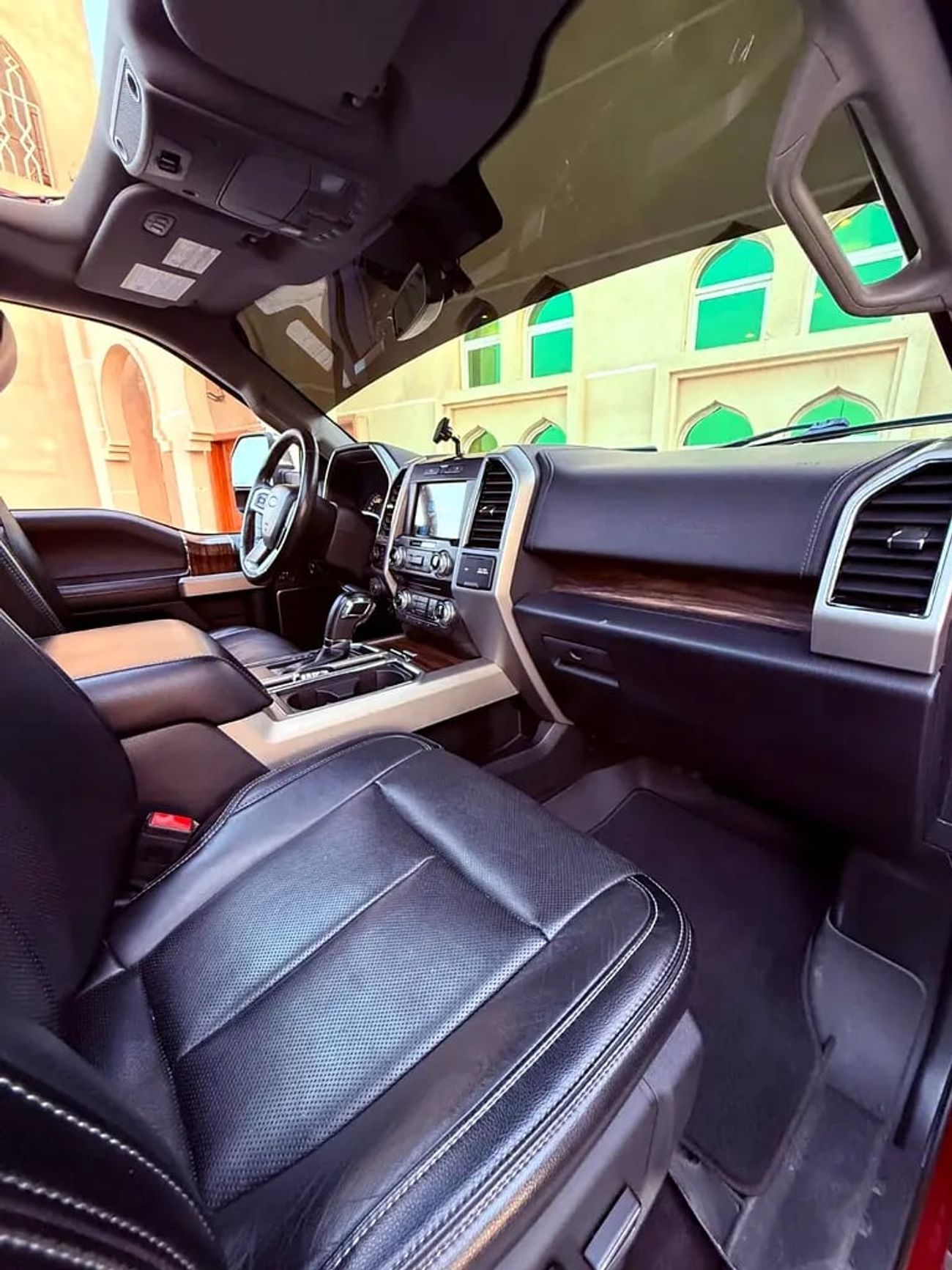 Ford F-150 LARIAT SUPER LUX+SPORTS PK | Canadian Specs فورد فل اوبشن بحالة ممتازة