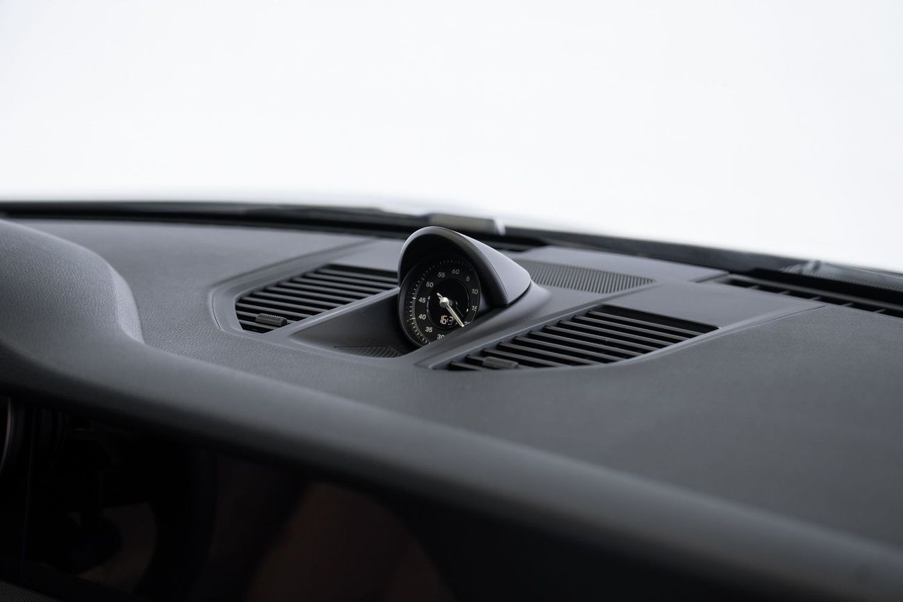 Porsche 911 Carrera 4 3.0L (444 HP) Coupe