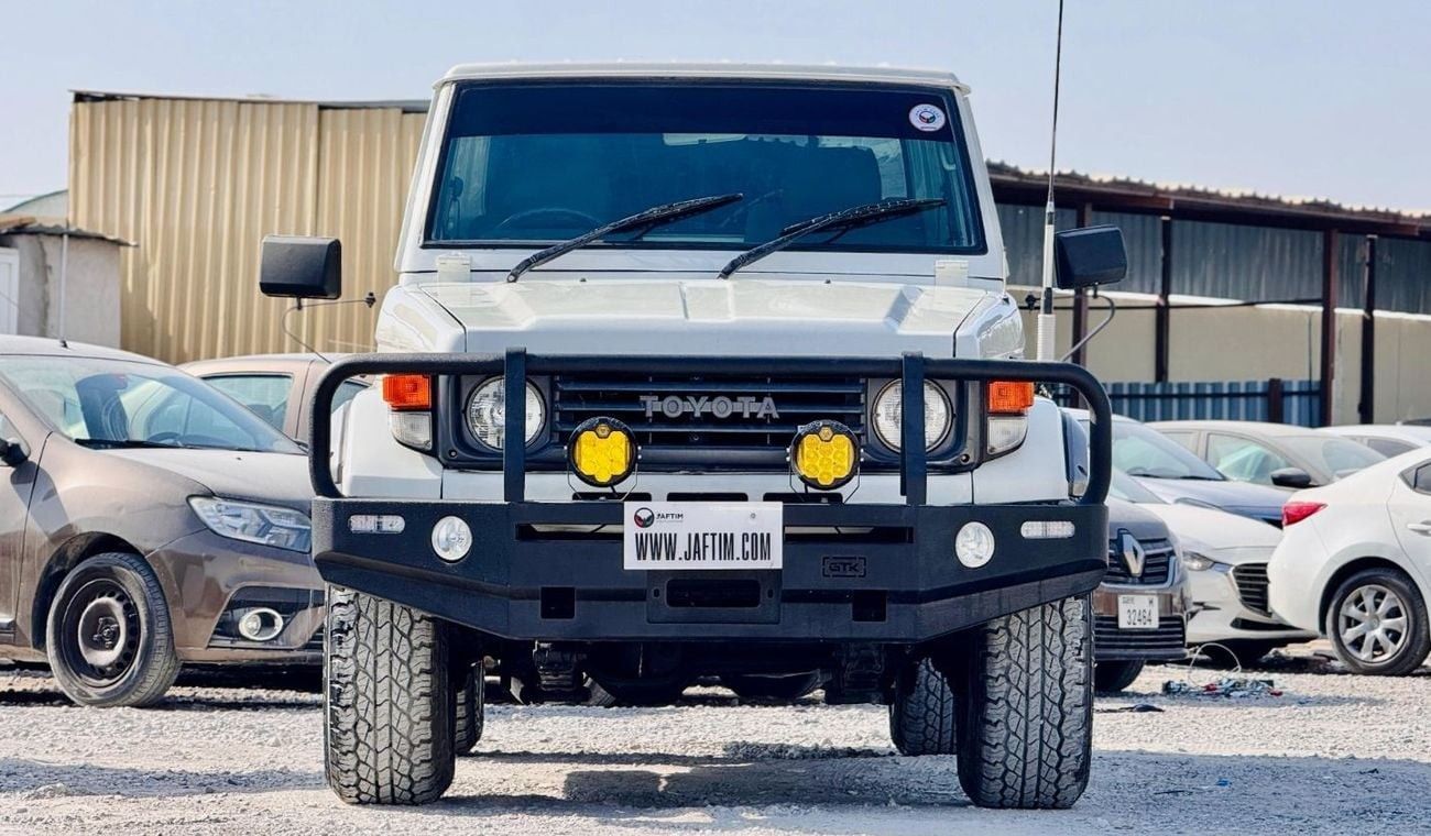 Toyota Land Cruiser Pick Up SINGLE CABIN | RHD | 1990 MODEL | 4.0L DIESEL ENGINE | MANUAL TRANSMISSION | JFT0241