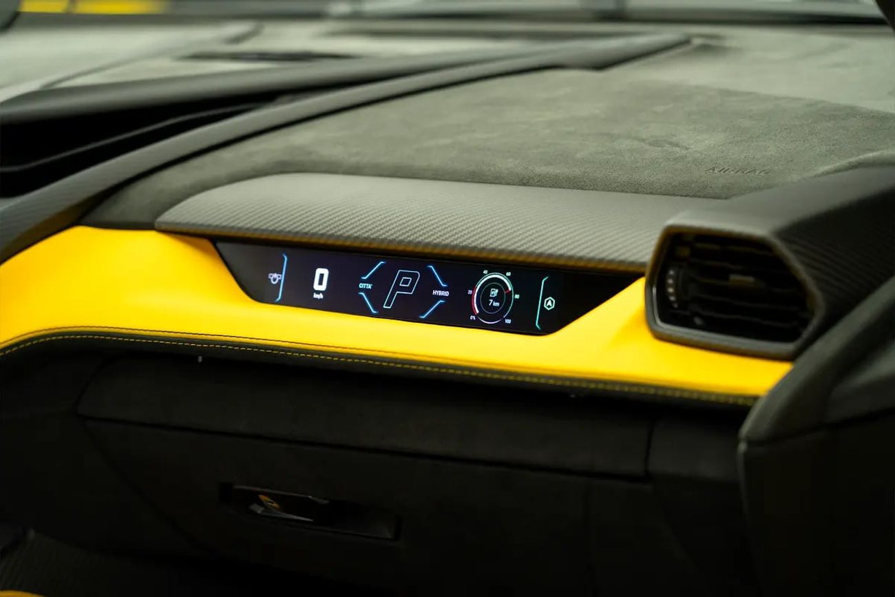 لامبورغيني ريفويلتو 6.5L V12 Hybrid