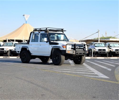 تويوتا لاند كروزر بيك آب