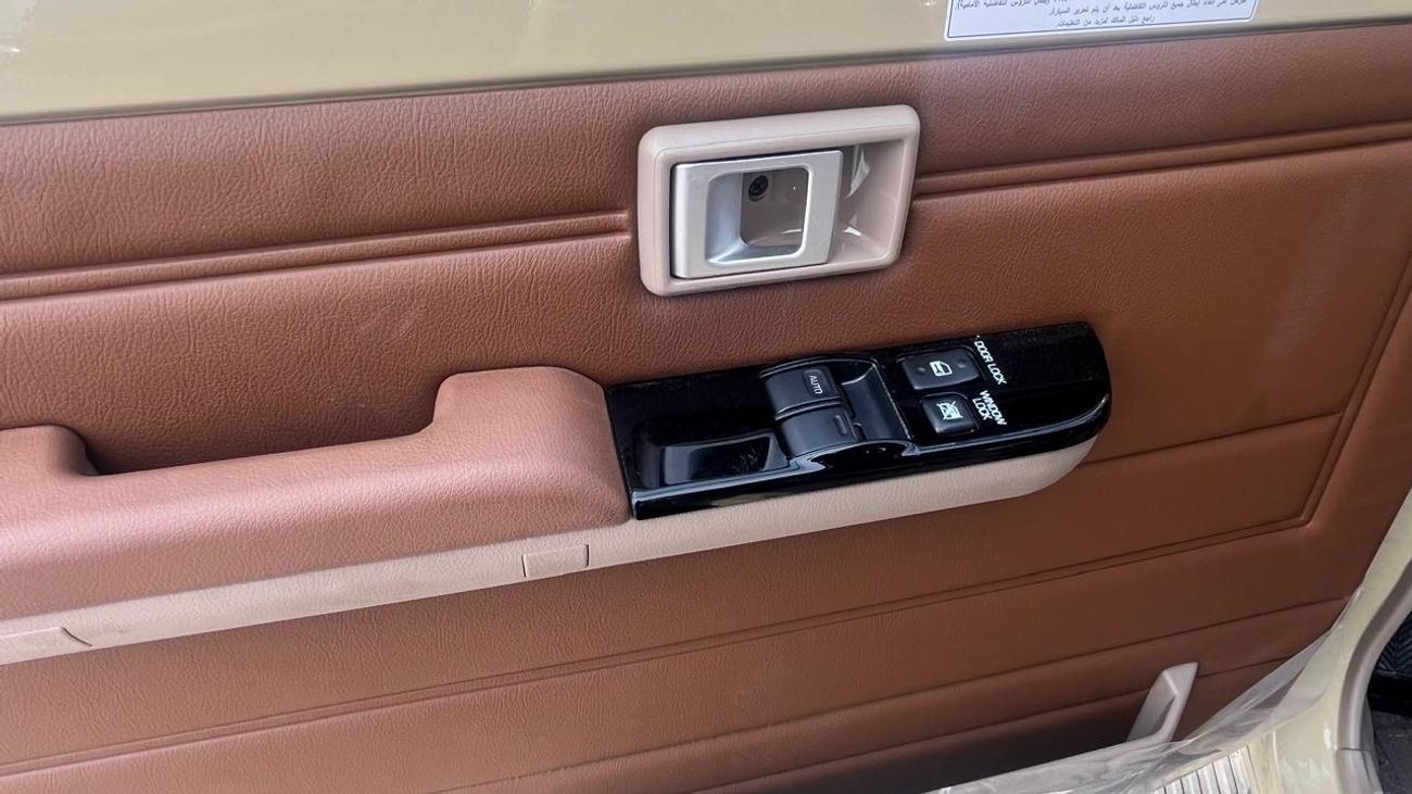 Toyota Land Cruiser 70 LC76 HT VXR LC 78 HARDTOP 2.8L AT