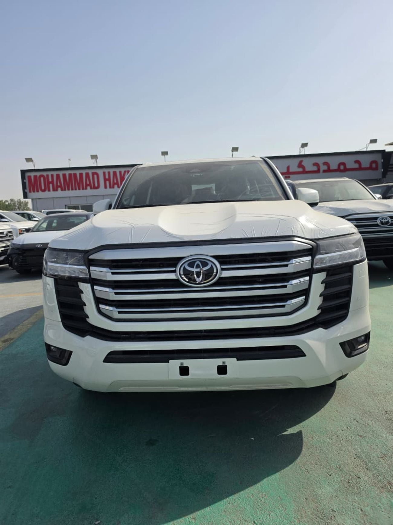 تويوتا لاند كروزر Toyota Land Cruiser LC300 GXR 3.5 Twin Turbo 2026 – فل أوبشن | 3.5 لتر توين تيربو | أبيض خارجي | داخ
