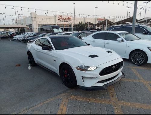Ford Mustang GT Premium 5.0L V8