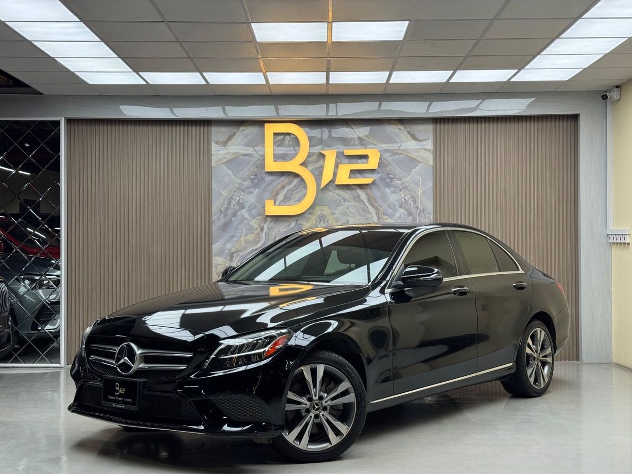 مرسيدس بنز C 300 Std 2.0L (241 HP)