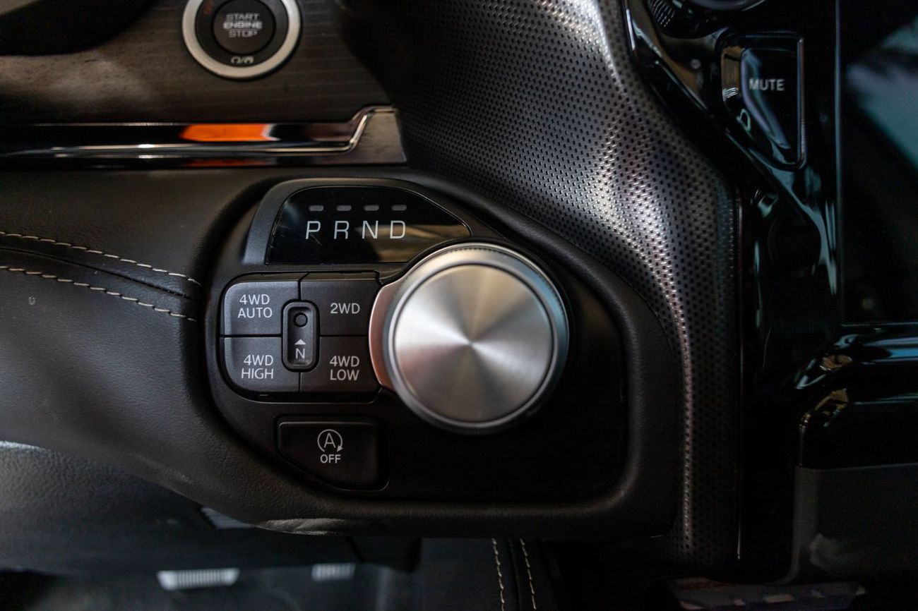 RAM 1500 Limited Crew Cab 5.7L