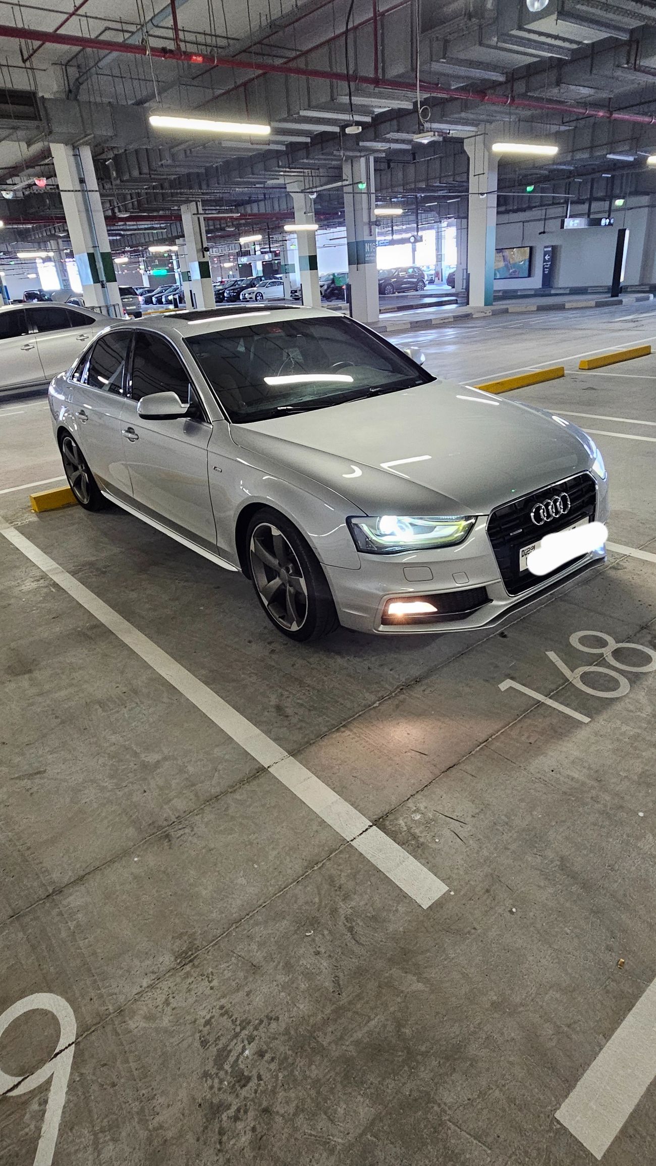 Audi A4 TFSI quattro S-Line 2.0L (208 HP)
