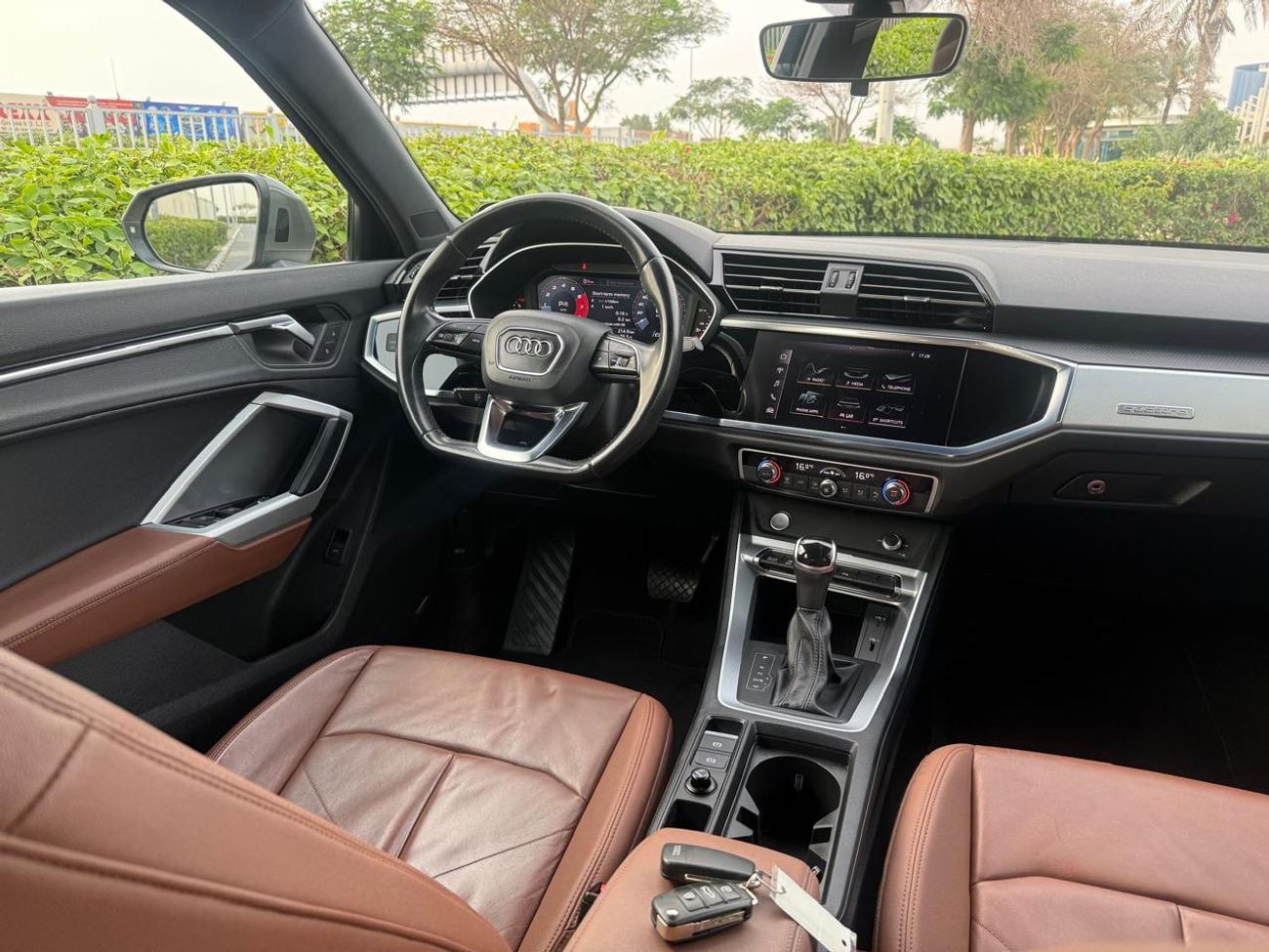 أودي Q3 40 TFSI S Line 2.0L FWD