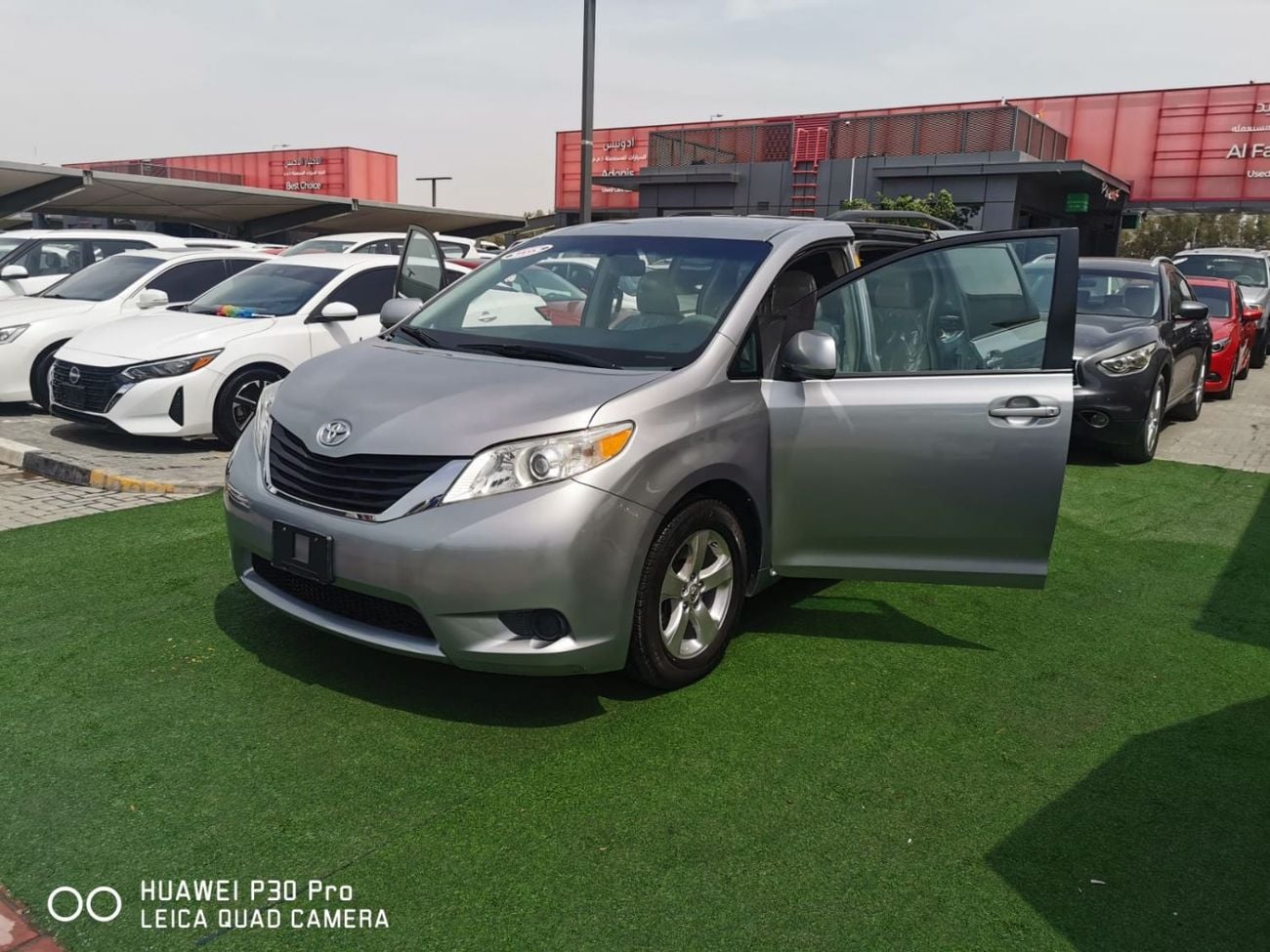 Toyota Sienna أمريكي أوراق جمارك رقم 1 أبواب كهرباء