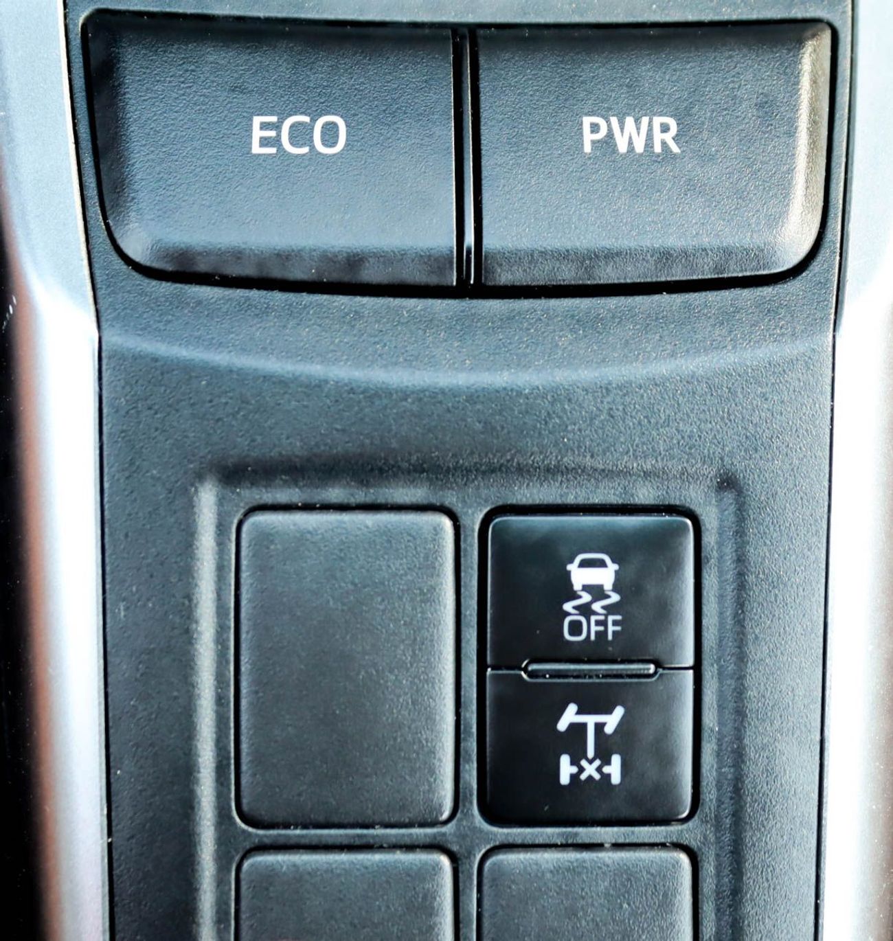 تويوتا فورتونر GXR 4.0L (278 HP) Toyota Fortuner 4.0L V6  2022 GCC 4WD Original Paint & Accident Free  excellent co