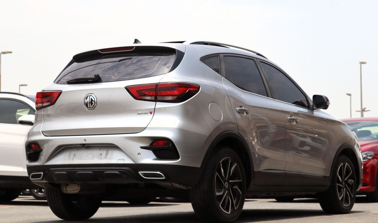 MG ZS LUX