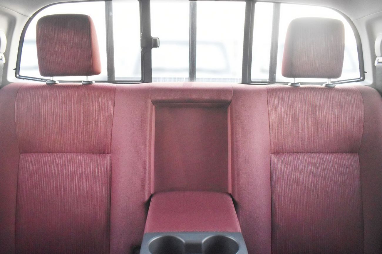 تويوتا هيلوكس TOYOTA HILUX 4.0 SR5 BLACK 2025