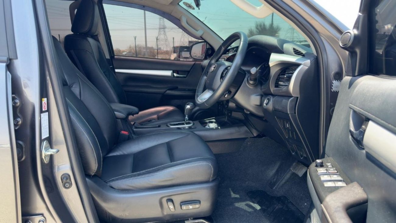 Toyota Hilux MODIFIED TO 2024 GR SPORT | AFTER MARKET SIDE FENDERS | 2.8L DIESEL | ROOF MOUNTED LED | RHD | 2017