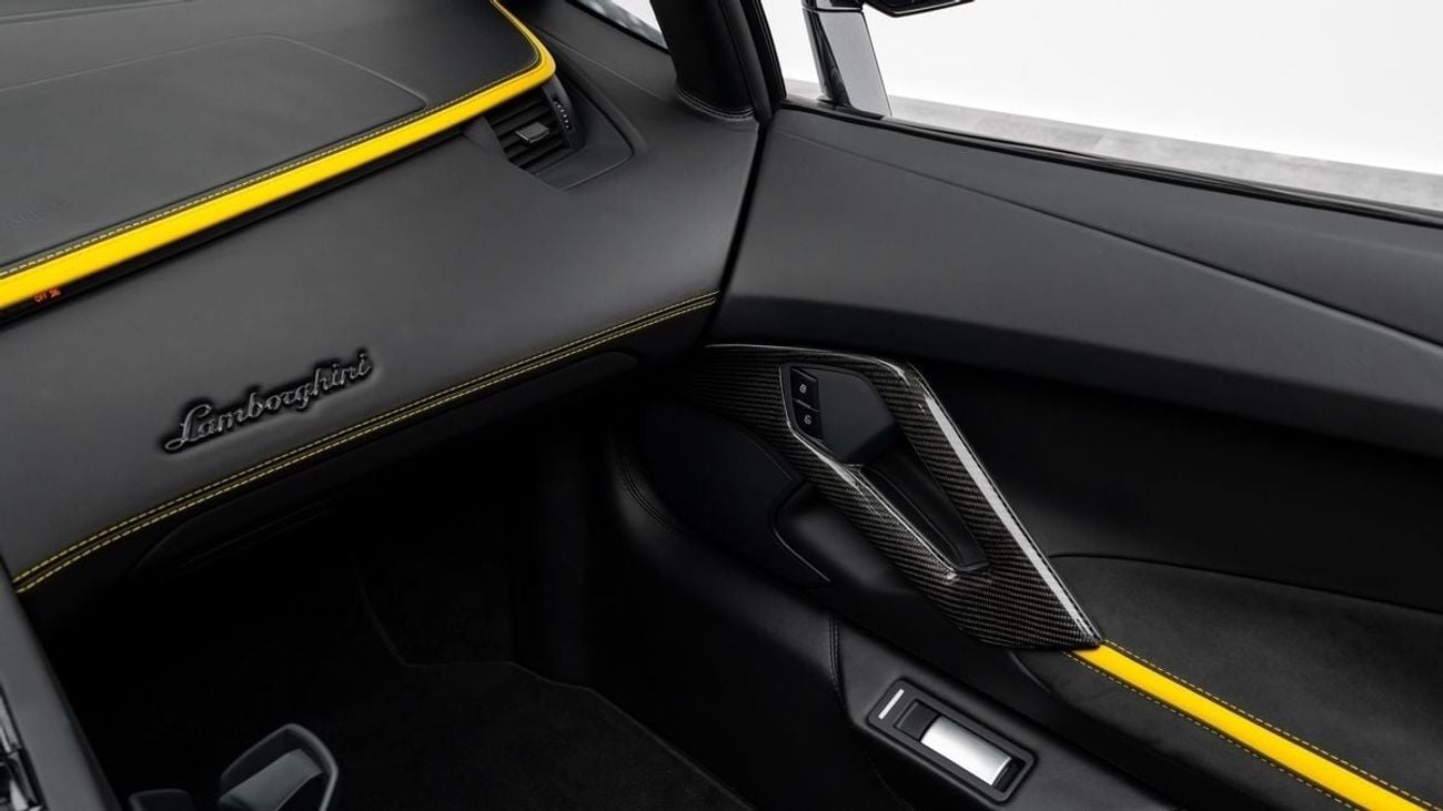 Lamborghini Aventador S Roadster - 2018 - Euro Specs