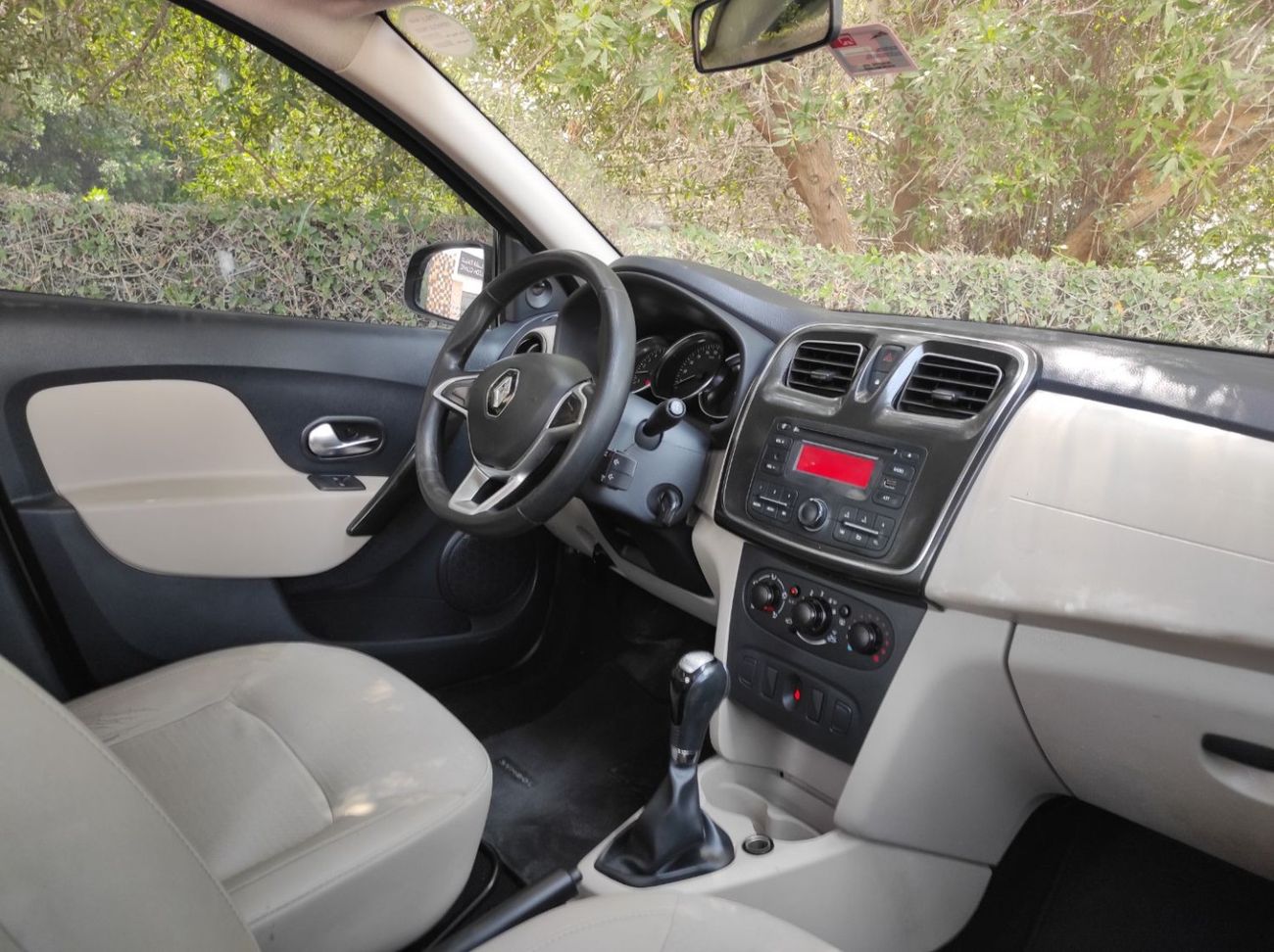 Renault Symbol Renault symbol 2020 Gcc full automatic