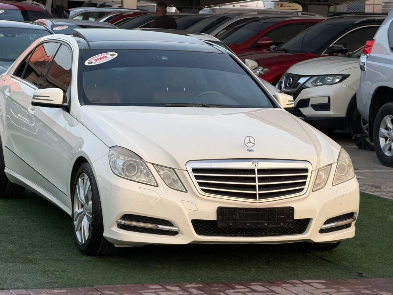 Mercedes-Benz E300 first owner from the agency, fully loaded