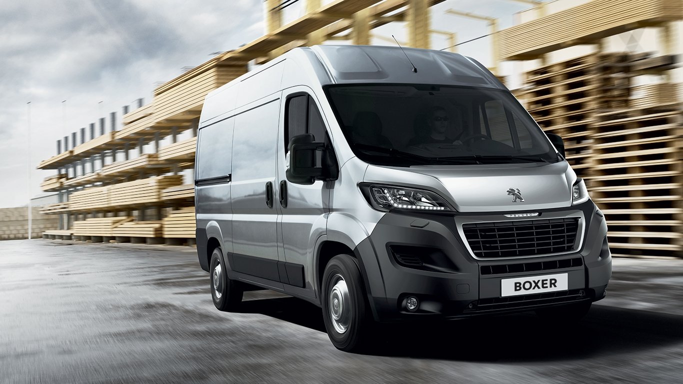 Peugeot Boxer exterior - Front Right Angled