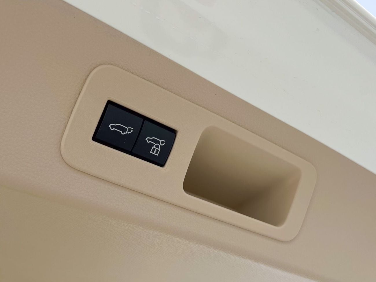 Toyota Land Cruiser EXPORT ONLY - 2025 LC300 GXR 4.0L (GCC Specification)