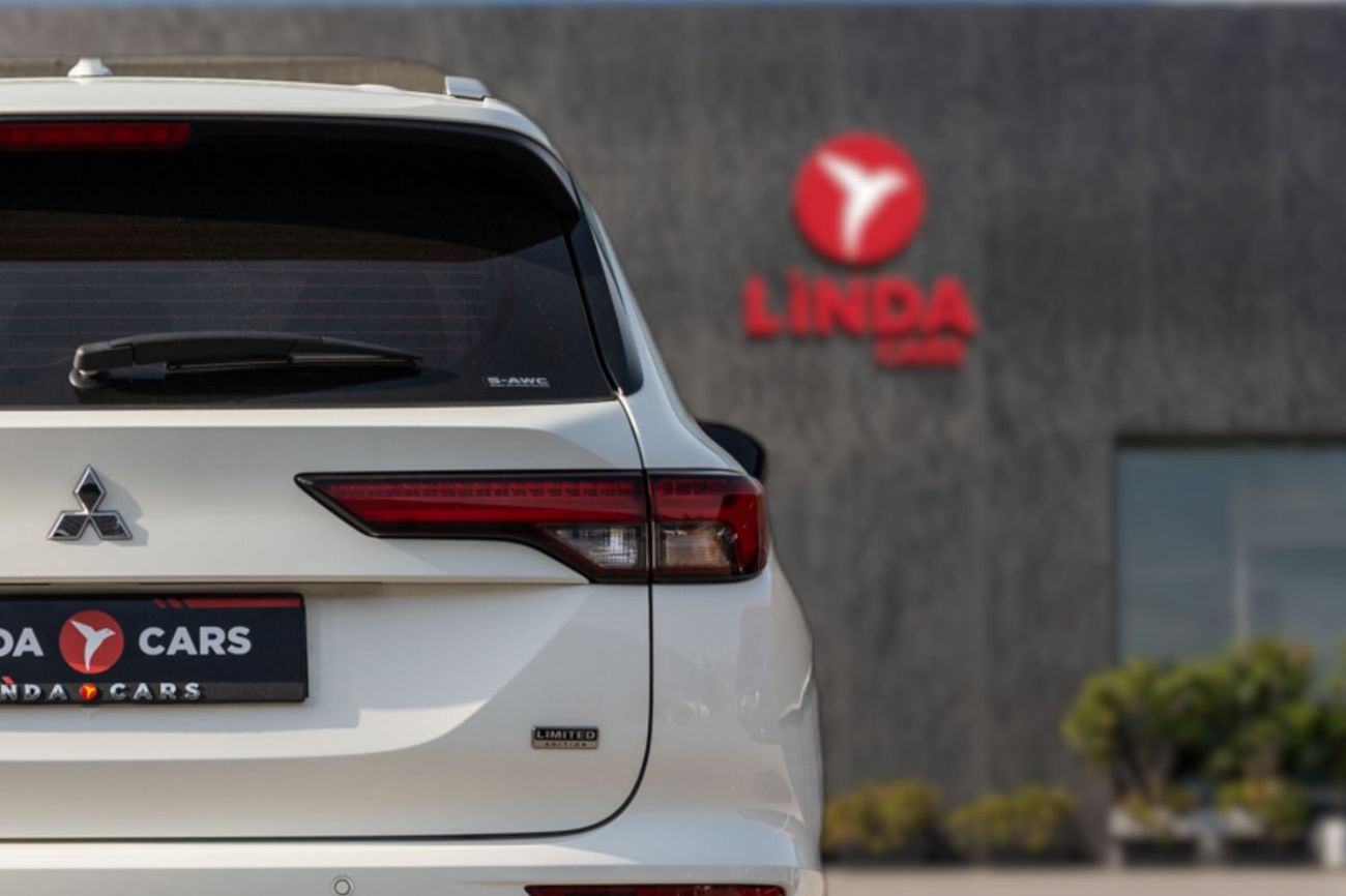 Mitsubishi Outlander PREMIUM LAUNCH EDITION Mitsubishi Outlander Limited Edition (7SEATER) 2023 GCC | Agency Warranty | S