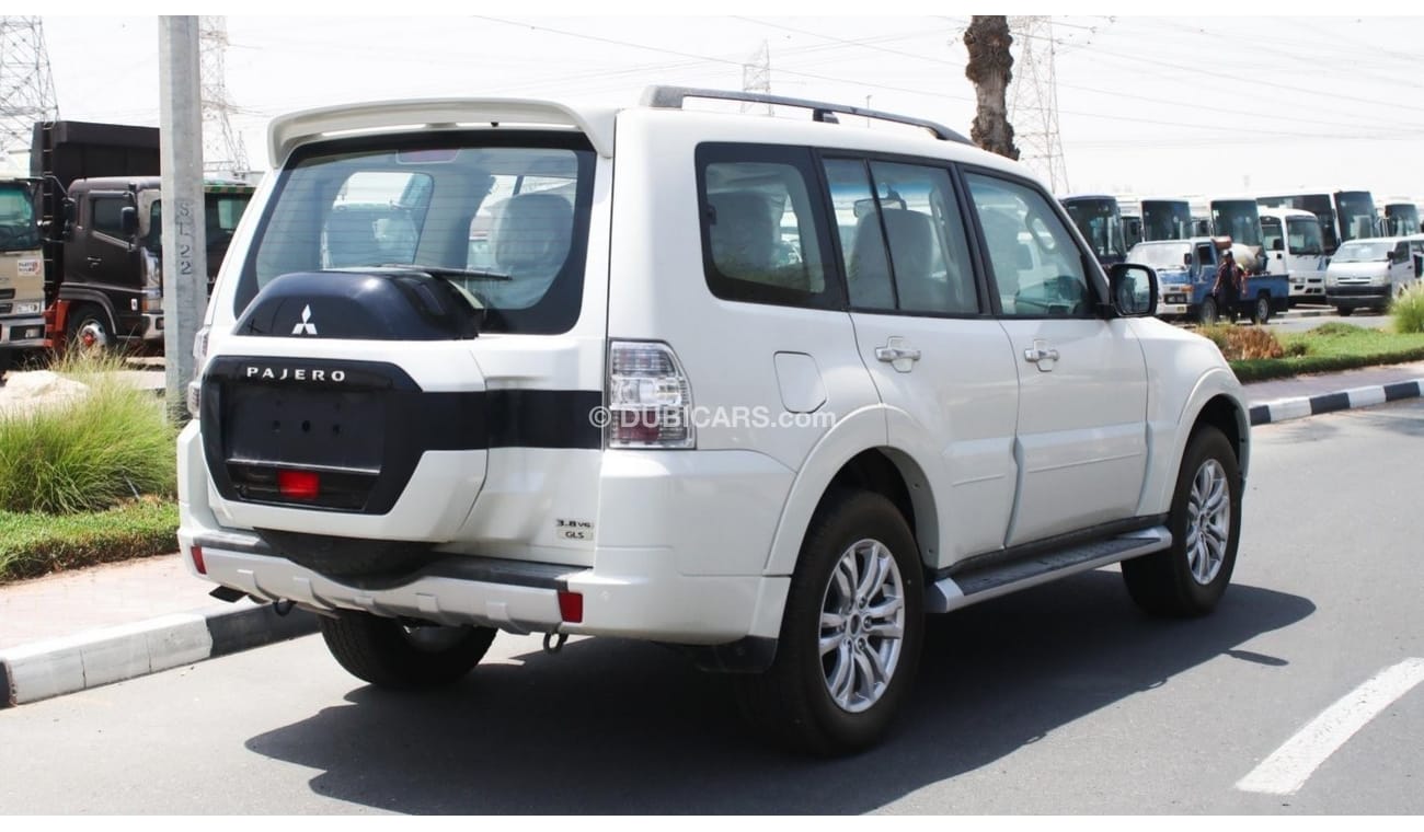 ميتسوبيشي باجيرو ميتسوبيشي باجيرو GLS 2022 موديل SUV. 4WD أبيض / بيج ، كاميرا خلفية ، 3.8 لتر بنزين ، 5 أبواب ..... ح