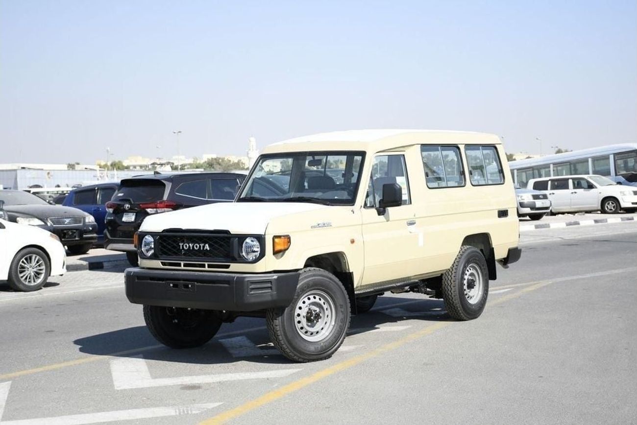 Toyota Land Cruiser 70 4.0L V6 78 Serice MT ( Ready Car )