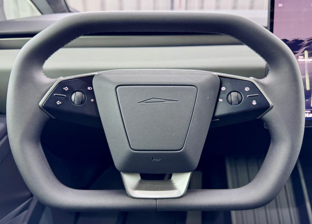 تسلا سايبرتراك Tesla Cybertruck All wheel drive,GCC,600Hp,Excellent,Low kms