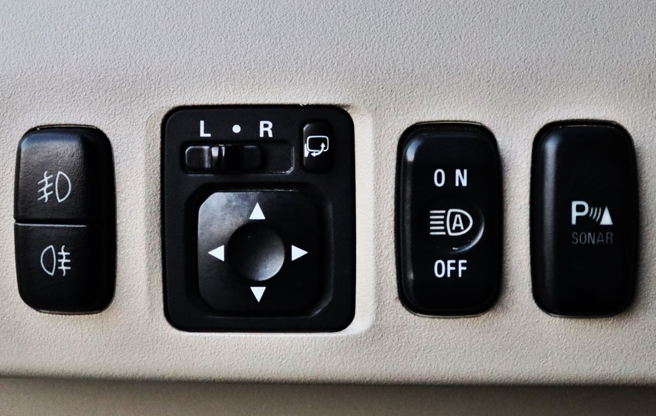 ميتسوبيشي باجيرو 2020 ميتسوبيشي باجيرو جي ال اس (V80)، 5 د إس يو في، 3.5 لتر 6 سلندر بنزين، أوتوماتيك، دفع رباعي